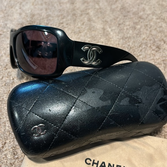 Vintage CHANEL sunnies - Picture 7 of 9